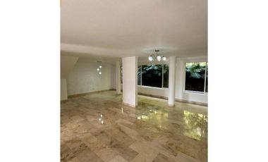 AMPLIA CASA  POBLADO SUPERIOR CON LOMA DE LOS GONZALEZ