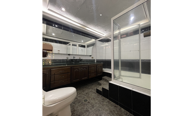 SE VENDE ESPECTACULAR CASA-LOTE EN COPACABANA (SECTOR PEDREGAL)