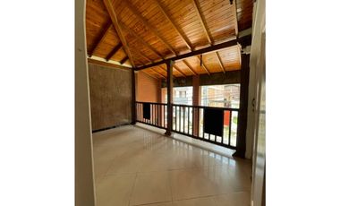 SE VENDE ESPECTACULAR CASA-LOTE EN COPACABANA (SECTOR PEDREGAL)