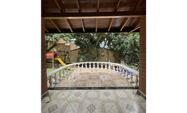 SE VENDE ESPECTACULAR CASA-LOTE EN COPACABANA (SECTOR PEDREGAL)