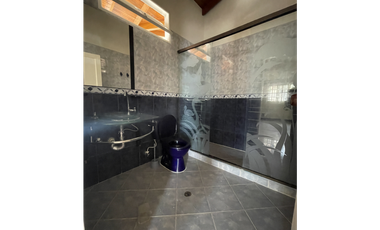 SE VENDE ESPECTACULAR CASA-LOTE EN COPACABANA (SECTOR PEDREGAL)