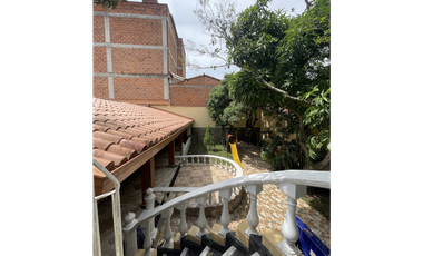 SE VENDE ESPECTACULAR CASA-LOTE EN COPACABANA (SECTOR PEDREGAL)