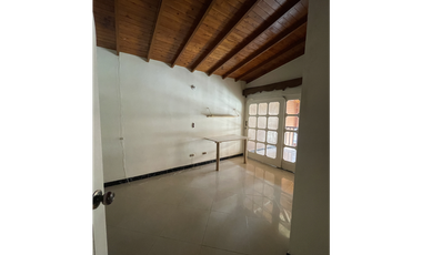 SE VENDE ESPECTACULAR CASA-LOTE EN COPACABANA (SECTOR PEDREGAL)