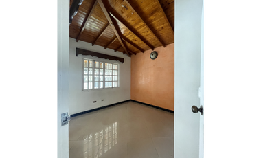 SE VENDE ESPECTACULAR CASA-LOTE EN COPACABANA (SECTOR PEDREGAL)