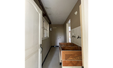 SE VENDE ESPECTACULAR CASA-LOTE EN COPACABANA (SECTOR PEDREGAL)