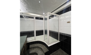 SE VENDE ESPECTACULAR CASA-LOTE EN COPACABANA (SECTOR PEDREGAL)