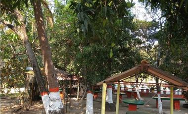 Se vende propiedad comercial ubicada en Bonda santa marta