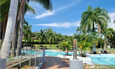 Casa Con Piscina En Condominio Miralomas De Holanda