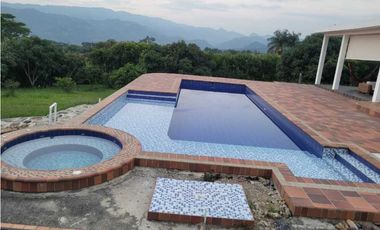 Casa Con Piscina En Condominio Miralomas De Holanda