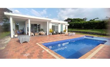 Casa Con Piscina En Condominio Miralomas De Holanda