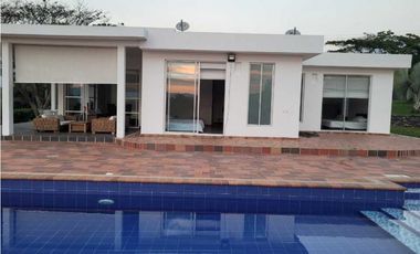 Casa Con Piscina En Condominio Miralomas De Holanda