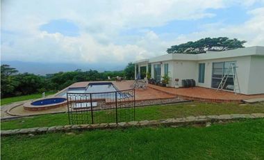 Casa Con Piscina En Condominio Miralomas De Holanda