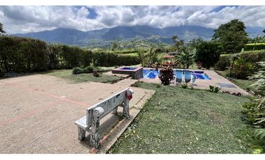 VENTA DE CASA CAMPESTRE EN CALARC, QUINDO, COLOMBIA