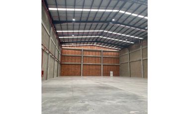 BODEGA EN ARRIENDO - RIO NEGRO - 1923M2