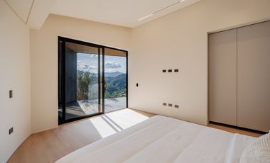 MODERNA MANSION CON VISTA DE UN SOLO NIVEL EL RETIRO