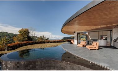 MODERNA MANSION CON VISTA DE UN SOLO NIVEL EL RETIRO