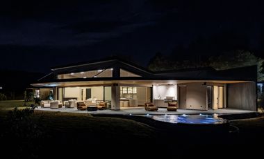 MODERNA MANSION CON VISTA DE UN SOLO NIVEL EL RETIRO