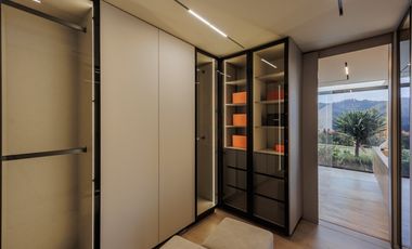 MODERNA MANSION CON VISTA DE UN SOLO NIVEL EL RETIRO