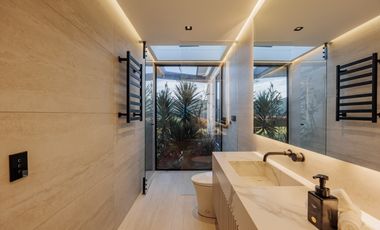 MODERNA MANSION CON VISTA DE UN SOLO NIVEL EL RETIRO