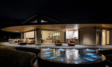 MODERNA MANSION CON VISTA DE UN SOLO NIVEL EL RETIRO