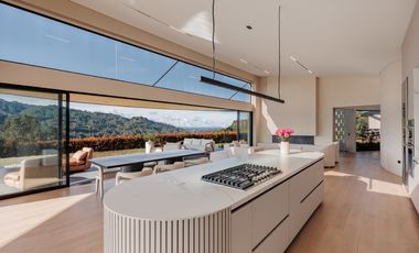 MODERNA MANSION CON VISTA DE UN SOLO NIVEL EL RETIRO