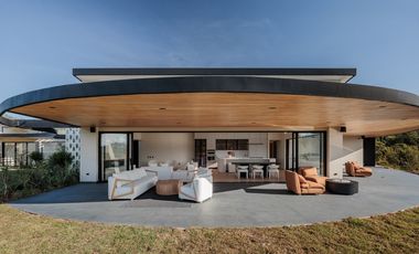 MODERNA MANSION CON VISTA DE UN SOLO NIVEL EL RETIRO