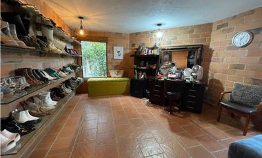 Casa Amoblada en Arriendo en Envigado sector Loma del Chocho