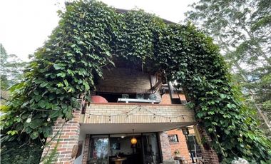 Casa Amoblada en Arriendo en Envigado sector Loma del Chocho