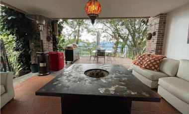 Casa Amoblada en Arriendo en Envigado sector Loma del Chocho