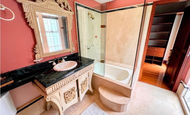 VENTA DE CASA EN EL POBLADO RANGO 60