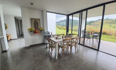 HERMOSA CASA EN UNIDAD CERRADA SECTOR PANTANILLO