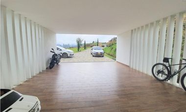 HERMOSA CASA EN UNIDAD CERRADA SECTOR PANTANILLO