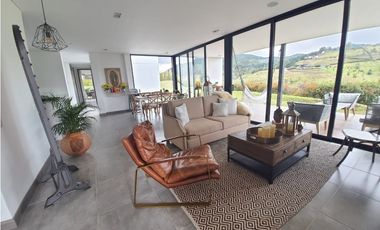 HERMOSA CASA EN UNIDAD CERRADA SECTOR PANTANILLO