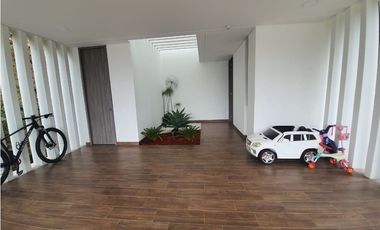 HERMOSA CASA EN UNIDAD CERRADA SECTOR PANTANILLO