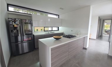 HERMOSA CASA EN UNIDAD CERRADA SECTOR PANTANILLO