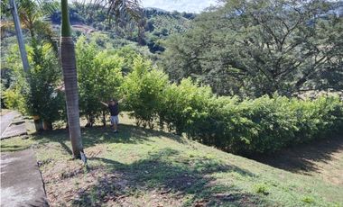 Venta de lote en parcelación zona urbana en Sopetrán.