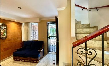 Linda casa esquinera en Suramerica itagüí