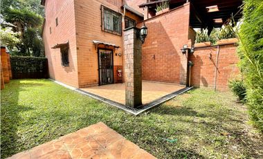 Linda casa esquinera en Suramerica itagüí