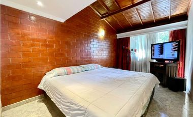 Linda casa esquinera en Suramerica itagüí