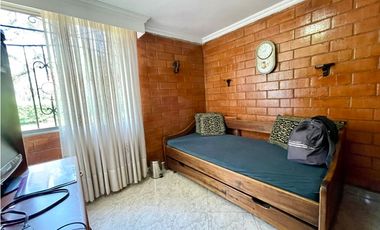 Linda casa esquinera en Suramerica itagüí