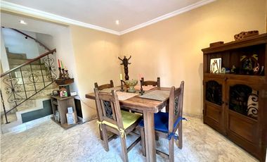 Linda casa esquinera en Suramerica itagüí