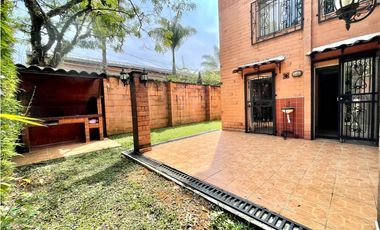 Linda casa esquinera en Suramerica itagüí