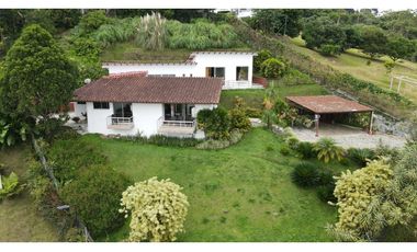 SE ARRIENDA CASA CAMPESTRE EN CIRCASIA, QUINDO, COLOMBIA