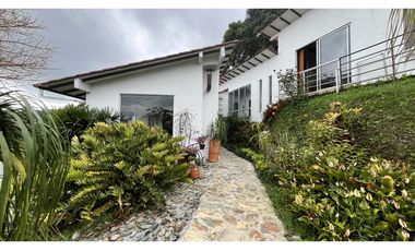 SE ARRIENDA CASA CAMPESTRE EN CIRCASIA, QUINDO, COLOMBIA