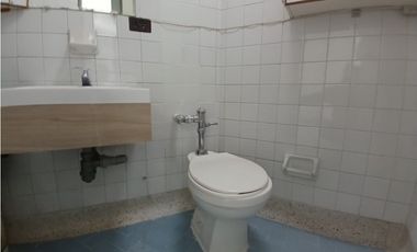 ARRIENDO OFICINA EN EL CENTRO