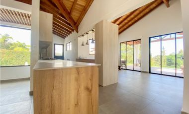 Casa en Arriendo en Envigado Sector Loma del Escobero