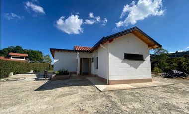 Casa en Arriendo en Envigado Sector Loma del Escobero