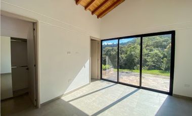 Casa en Arriendo en Envigado Sector Loma del Escobero