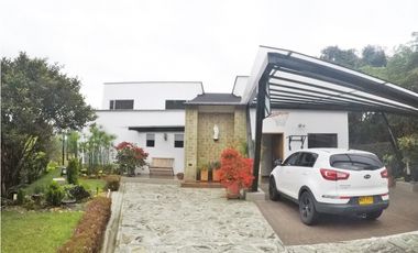 Casa campestre con 3 habitaciones en el escobero