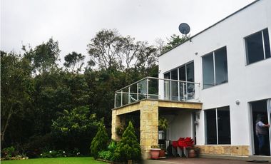 Casa campestre con 3 habitaciones en el escobero